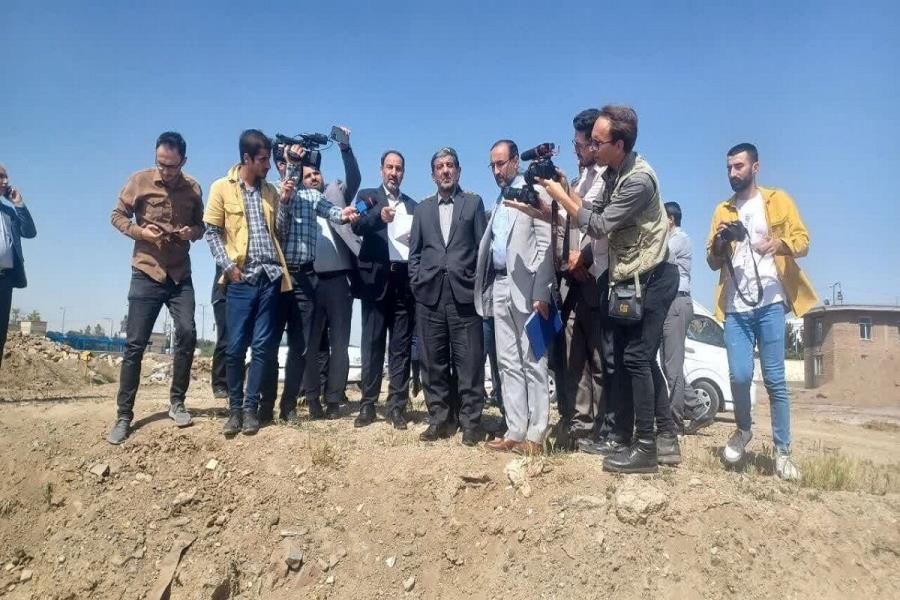 وزیر میراث فرهنگی از طرح ساحل سازی زرینه رود بازدید کرد 